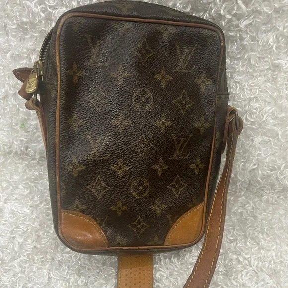 LOUIS VUITTON Danube Crossbody Shoulder Bag SL1010